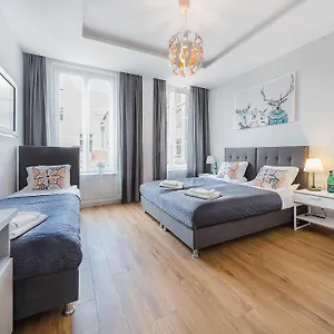 3* Apartahotel Six